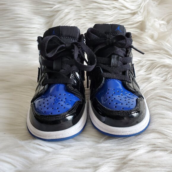 Nike Air Jordan Black/Blue Kid's 1 Retro High OG ‘Patent Bred’ SZ 10C - Picture 3 of 13